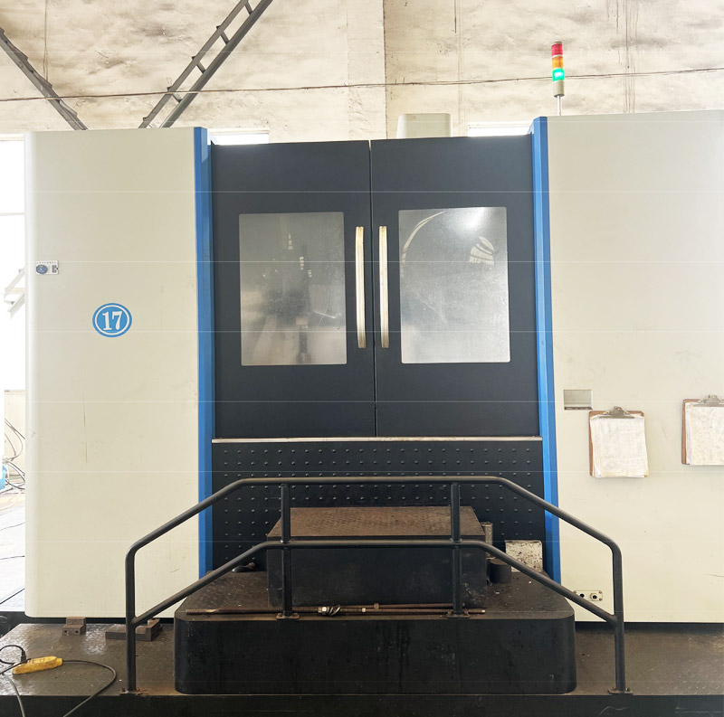 Horizontal machining center